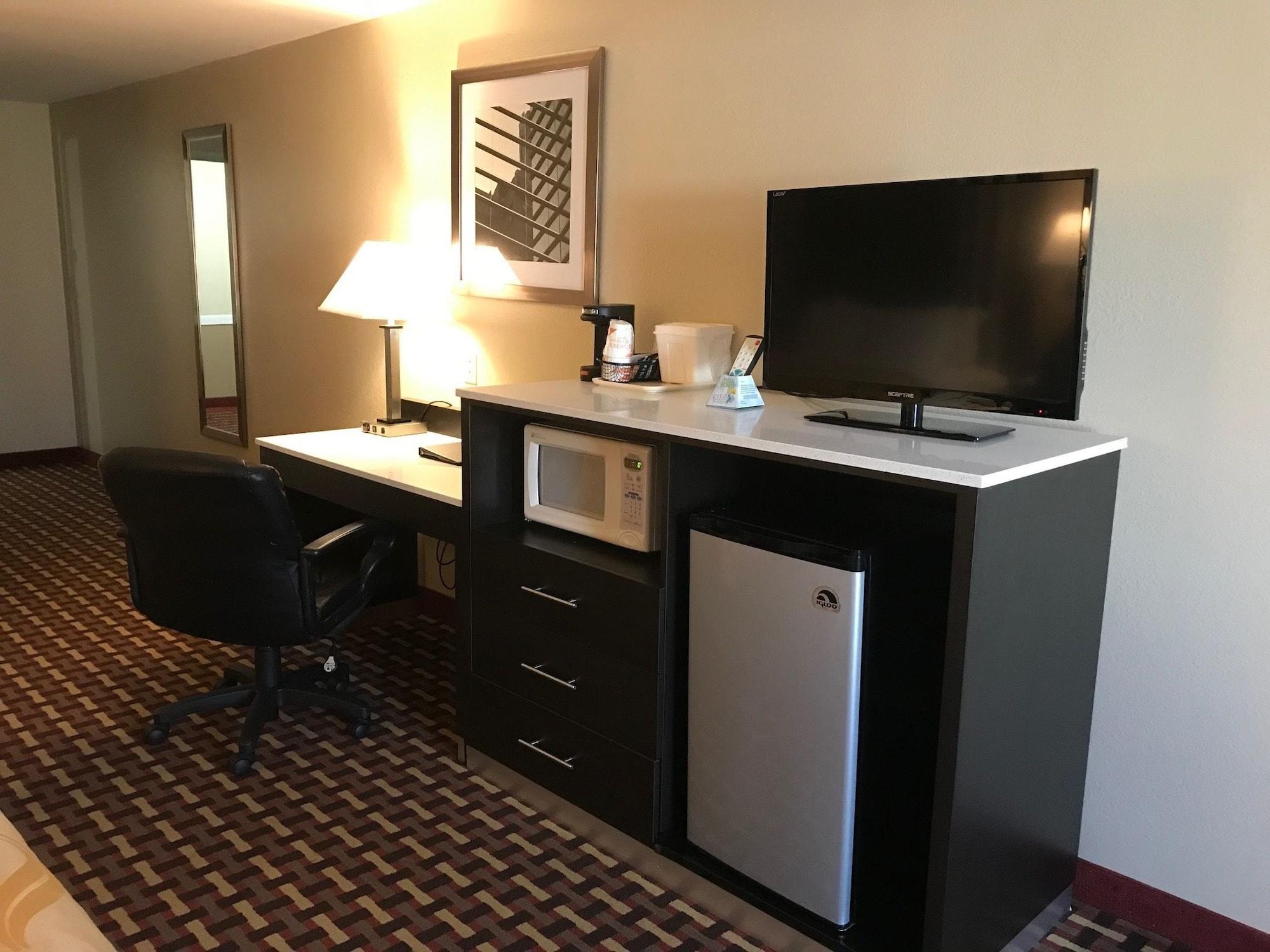 Quality Inn & Suites Middletown - Franklin Bagian luar foto