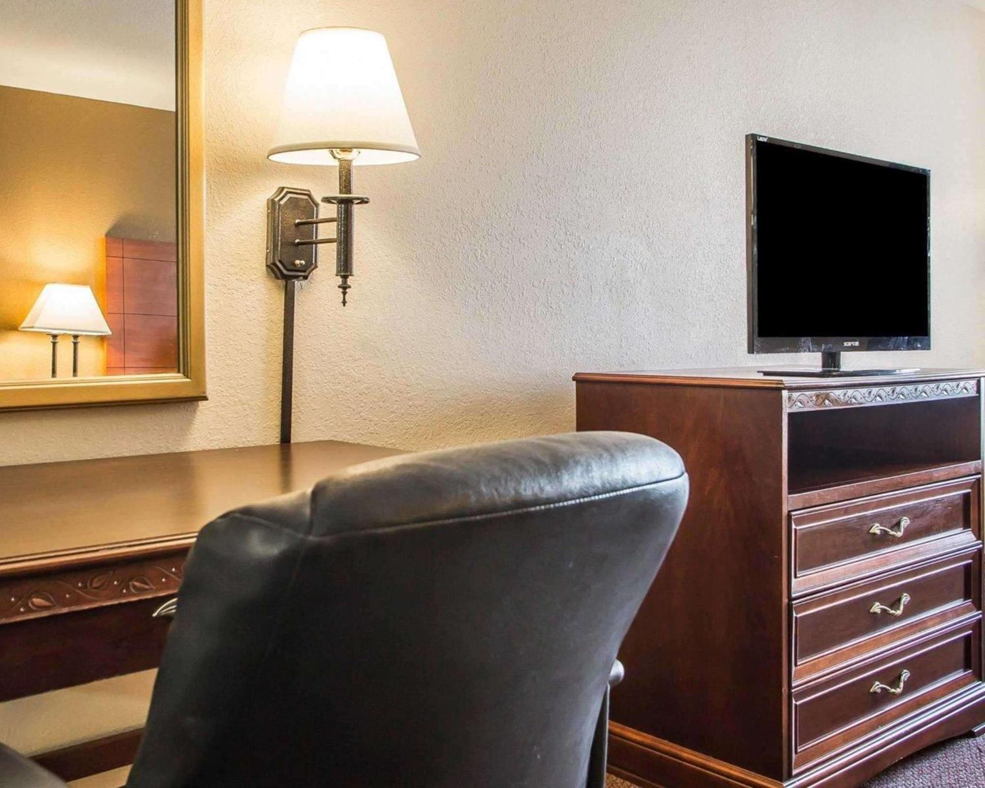 Quality Inn & Suites Middletown - Franklin Bagian luar foto